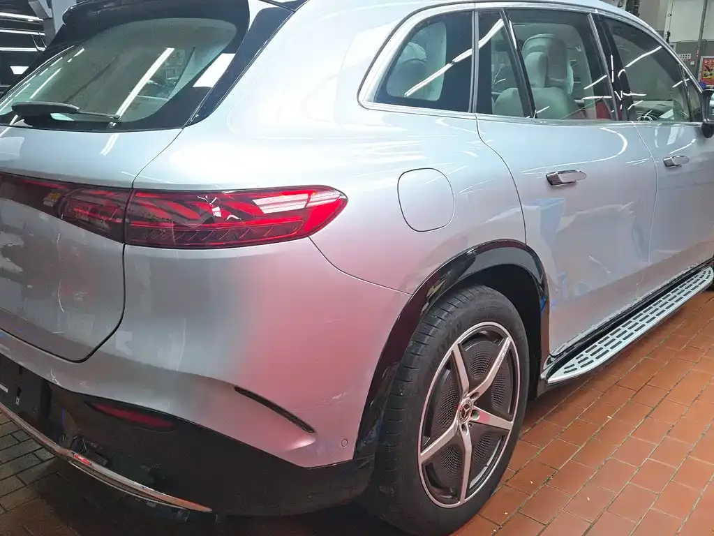 Mercedes-Benz EQS SUV — фото 5