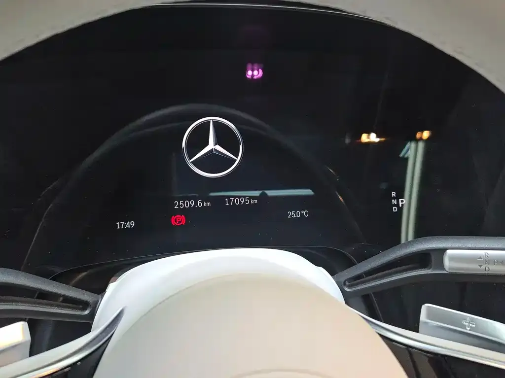 Mercedes-Benz EQS SUV — фото 6