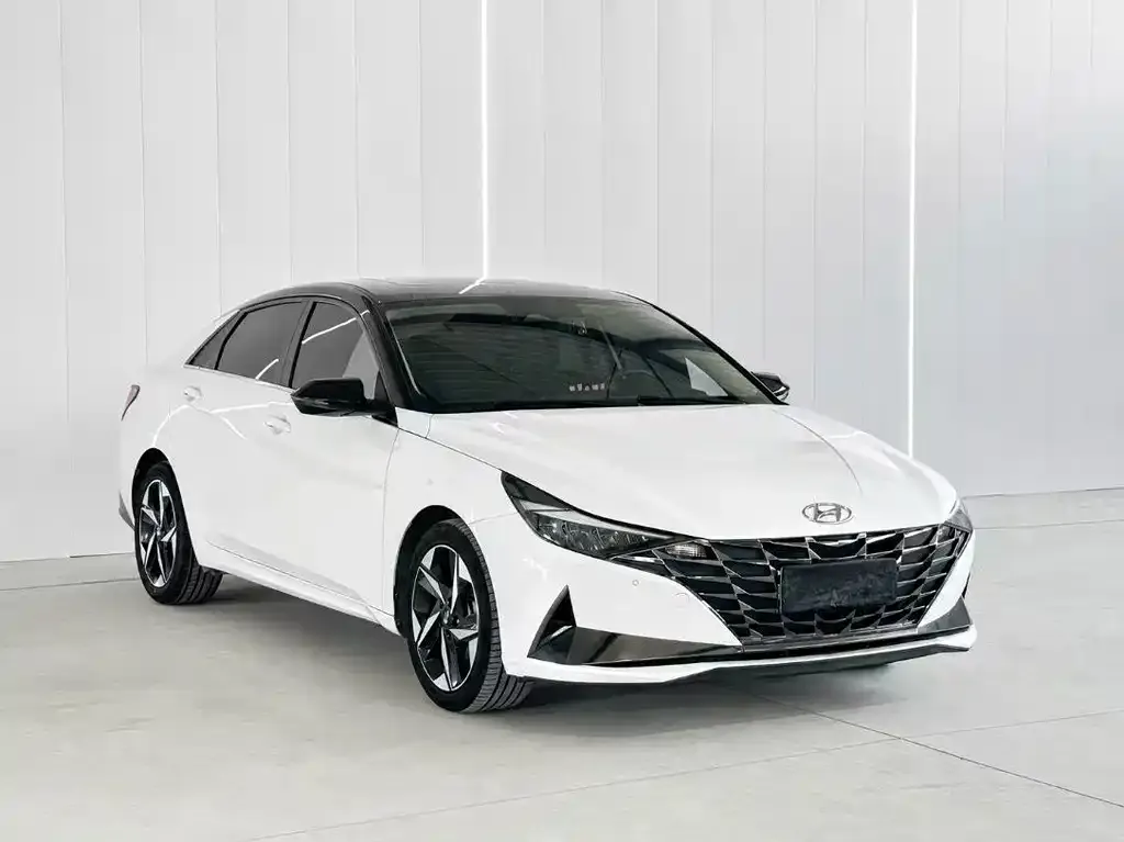 Hyundai Elantra — фото 3