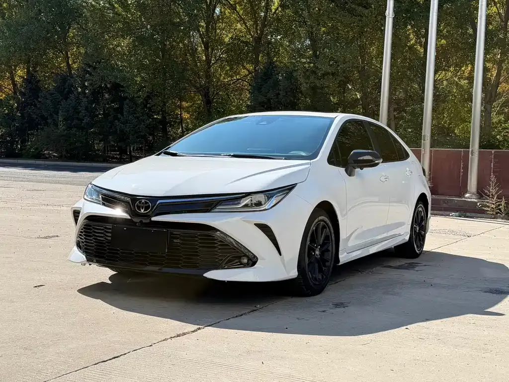 Toyota Corolla — фото 1