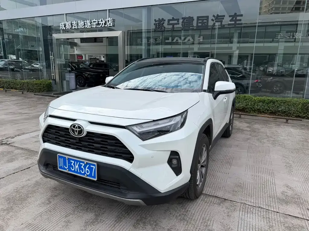 Toyota RAV4 — фото 1