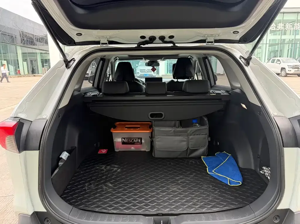 Toyota RAV4 — фото 10