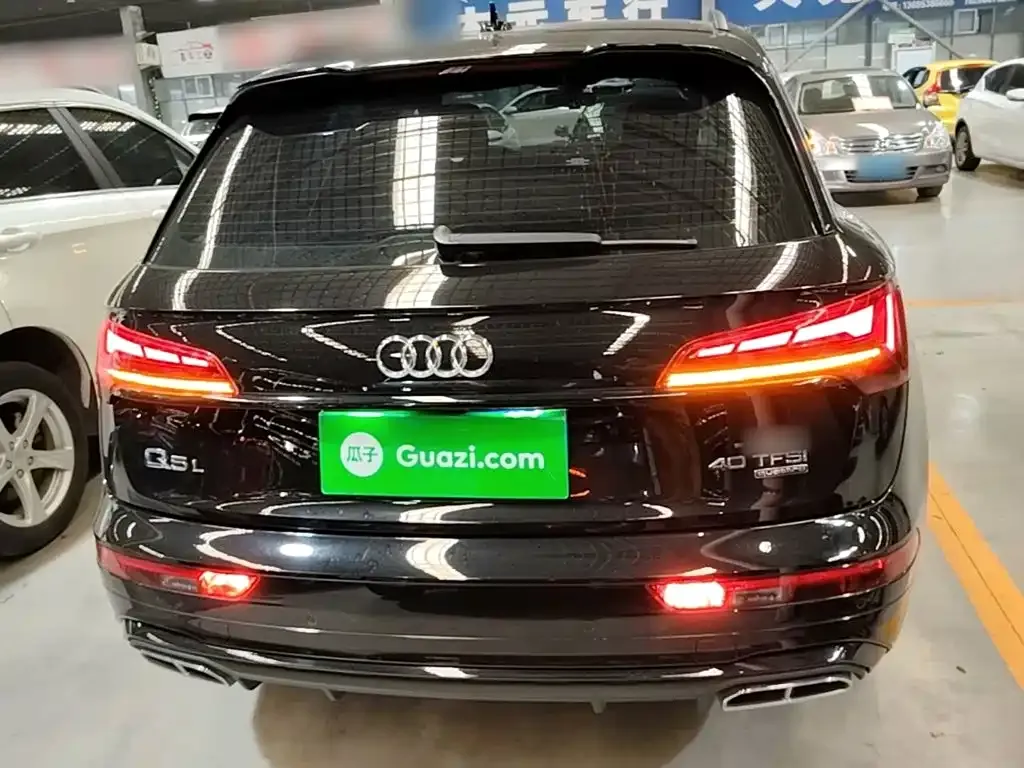 Audi Q5L — фото 6