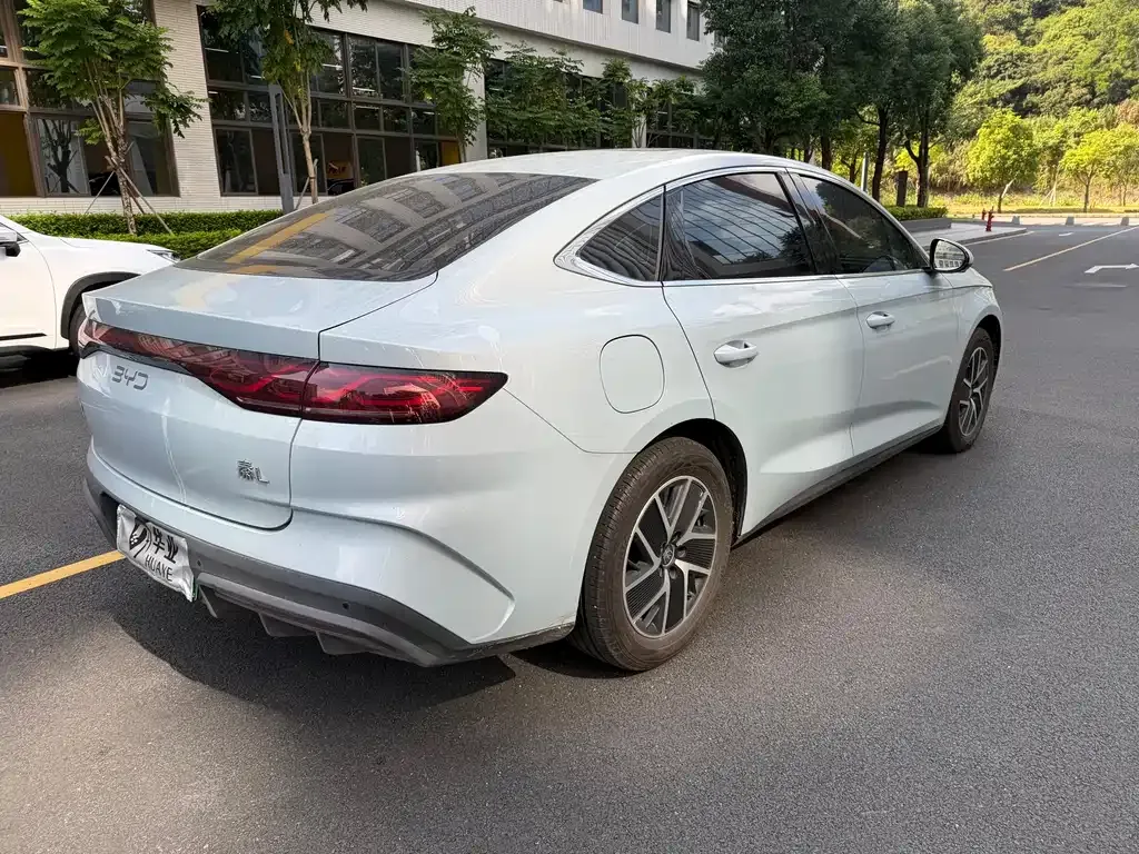 BYD Qin L — фото 8