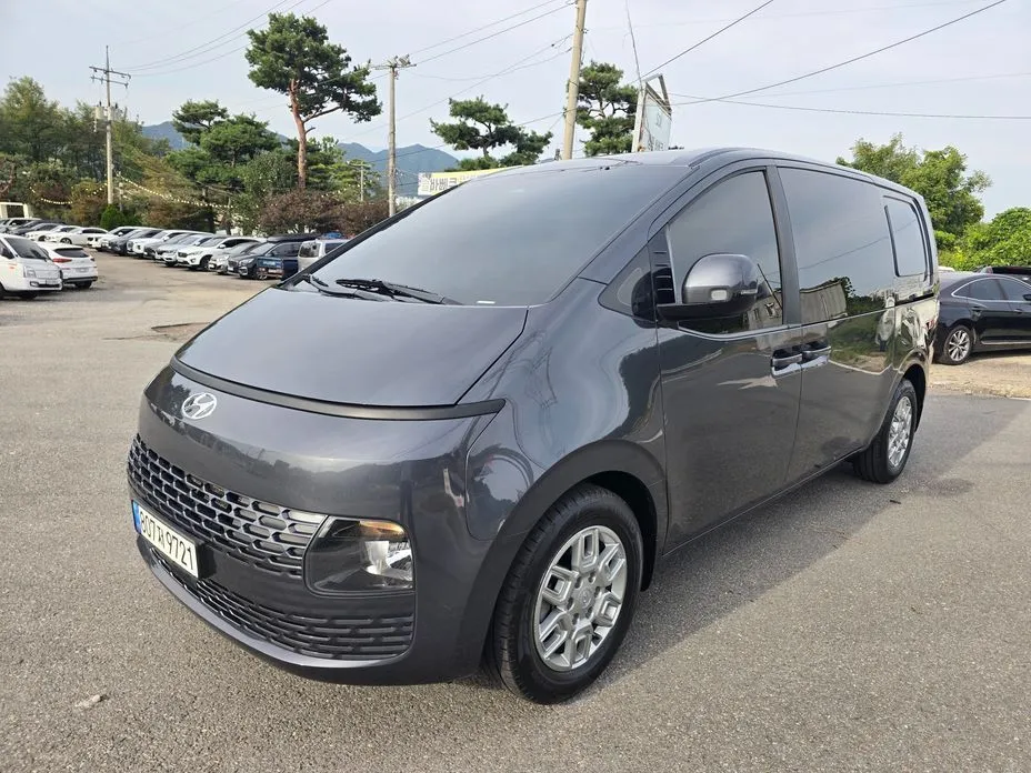 Hyundai Staria — фото 1