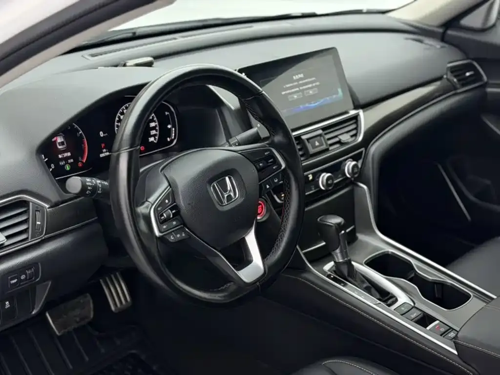 Honda Accord — фото 10