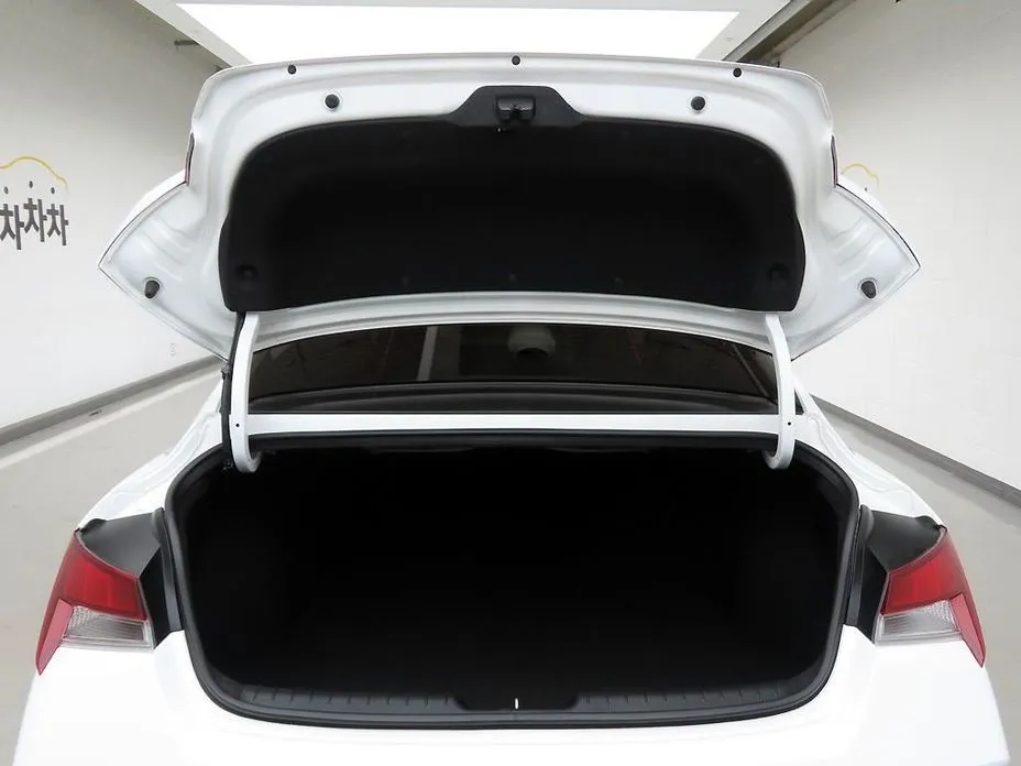 Hyundai AVANTE — фото 7