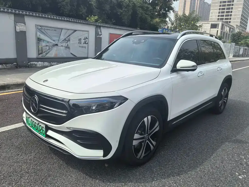 Mercedes-Benz EQB — фото 1