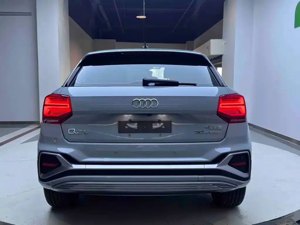 Audi Q2L e-tron — фото 6