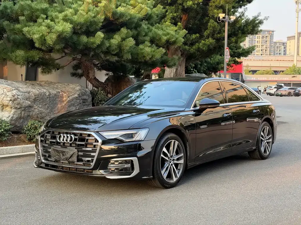 Audi A6L — фото 1