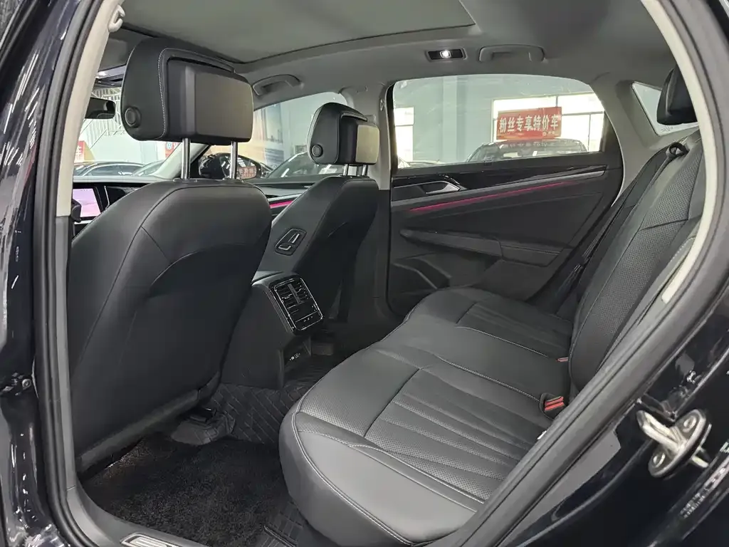 Volkswagen Passat — фото 7
