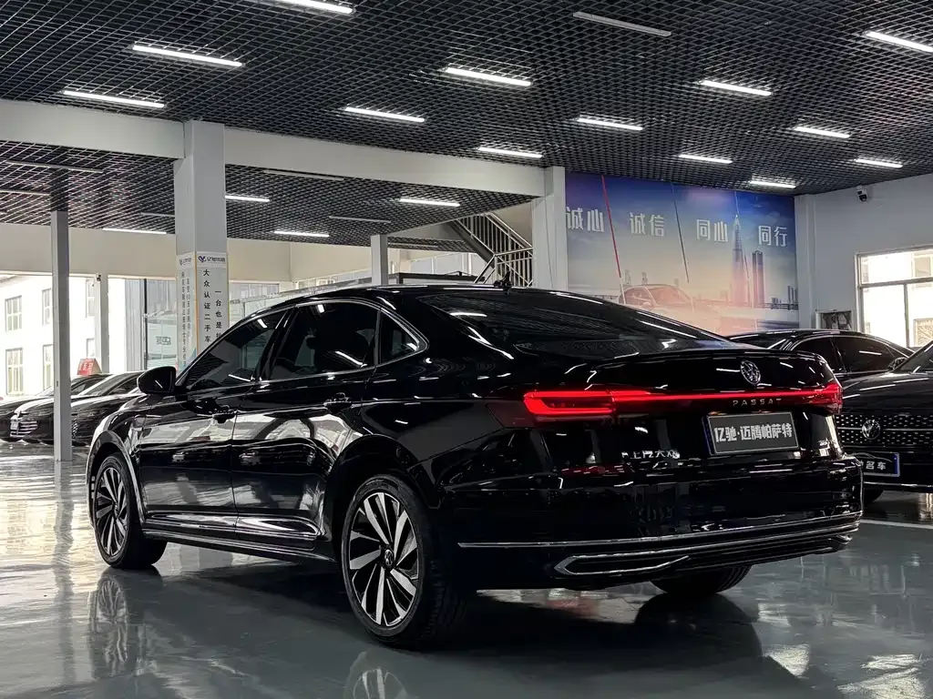 Volkswagen Passat — фото 8