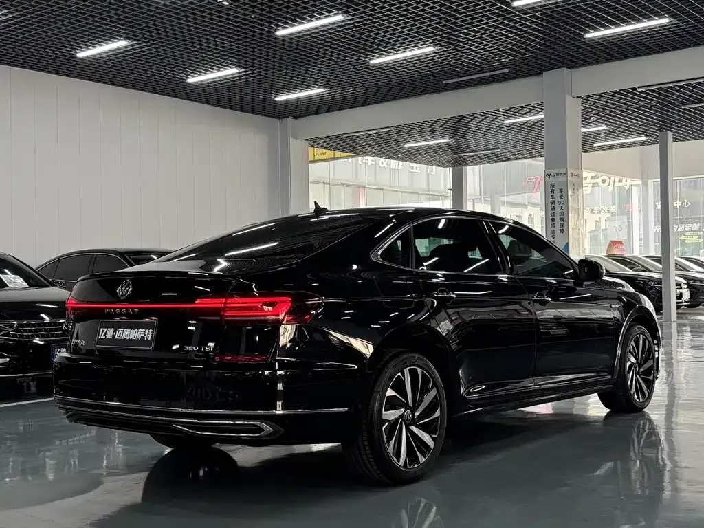 Volkswagen Passat — фото 5