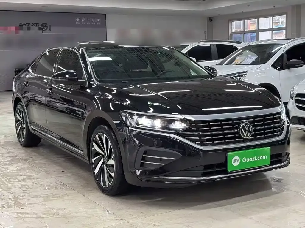 Volkswagen Passat — фото 1