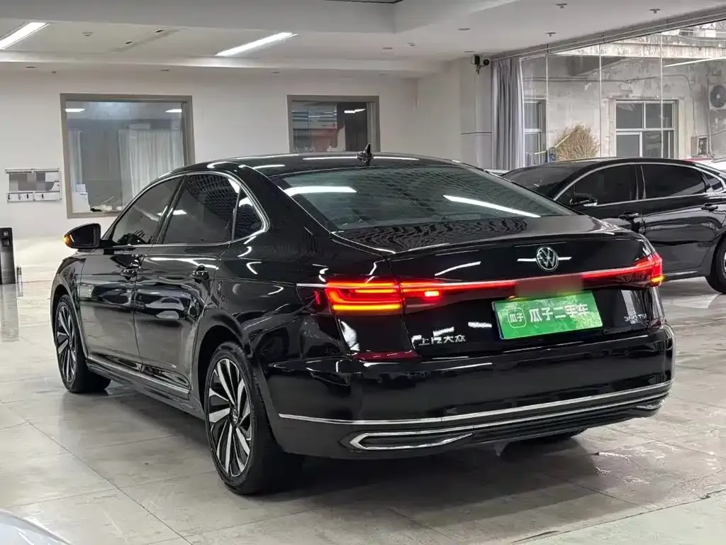 Volkswagen Passat — фото 8