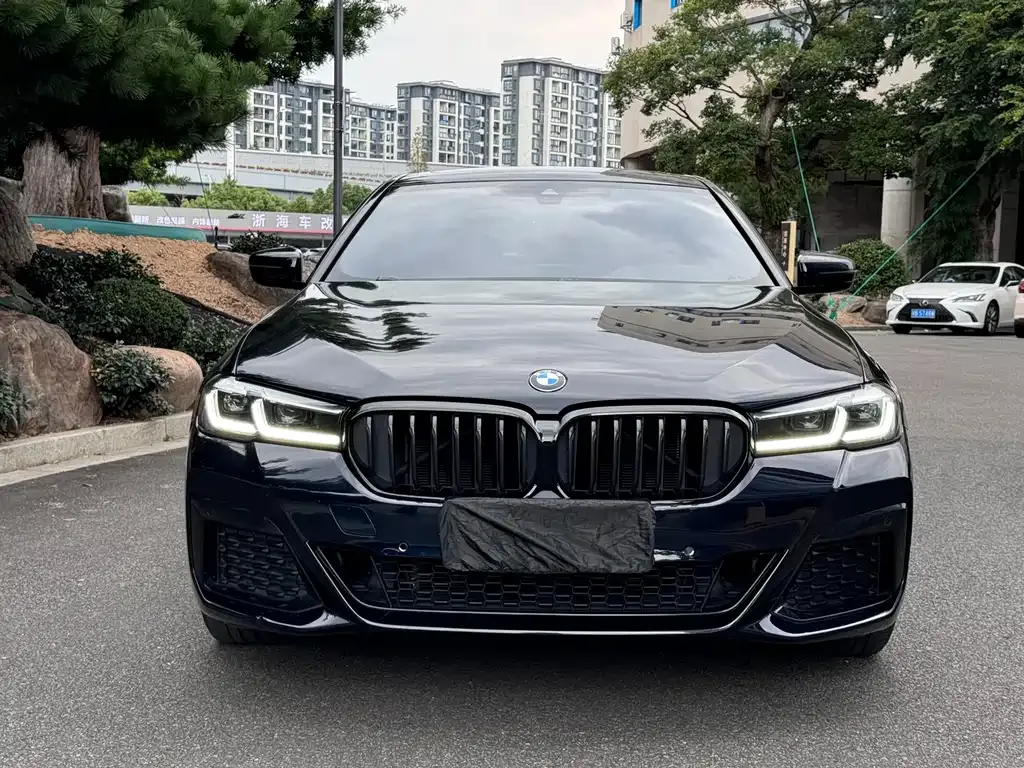 BMW 5 Series — фото 9