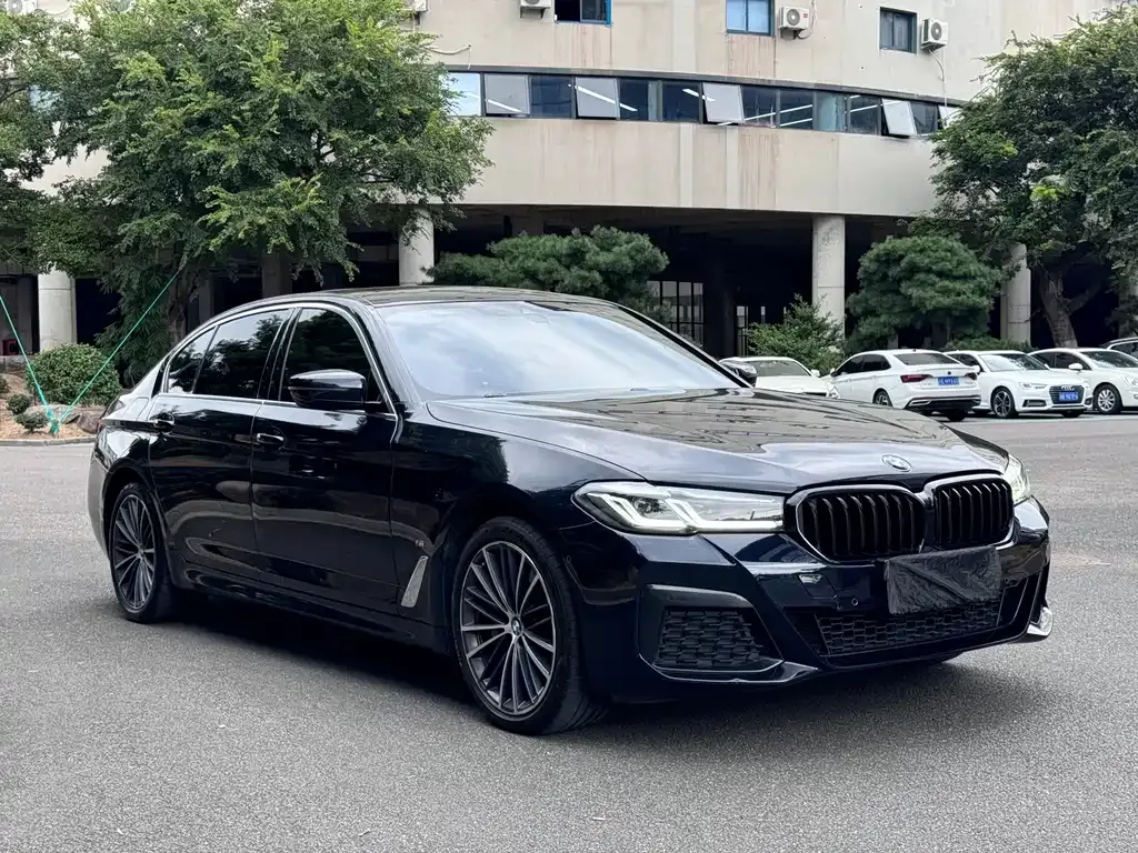 BMW 5 Series — фото 10