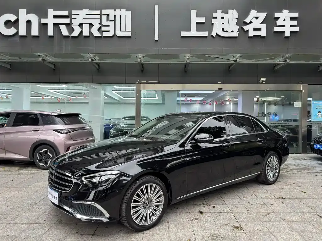 Mercedes-Benz E-Class — фото 1