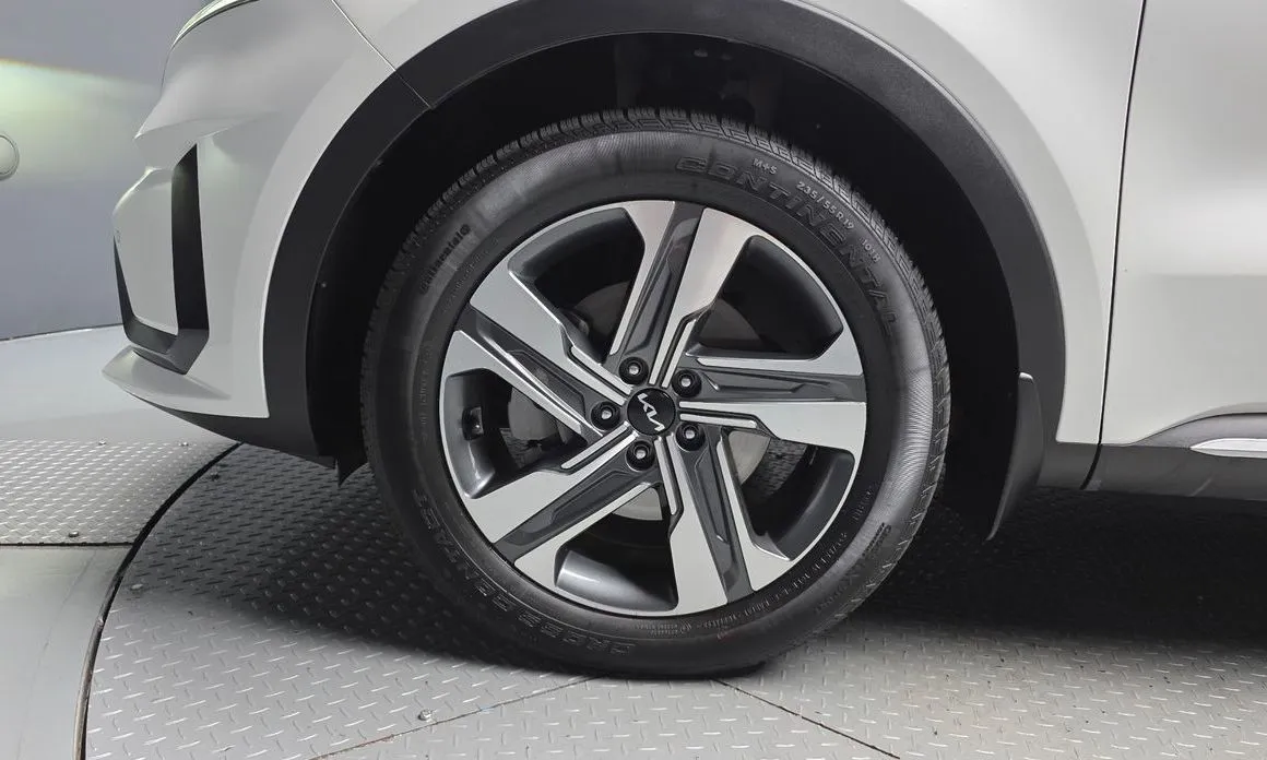 Kia Sorento — фото 8