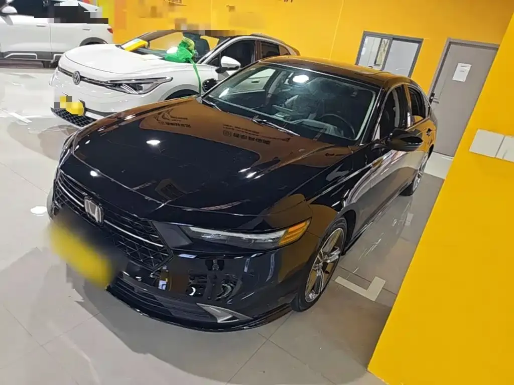 Honda Accord — фото 1