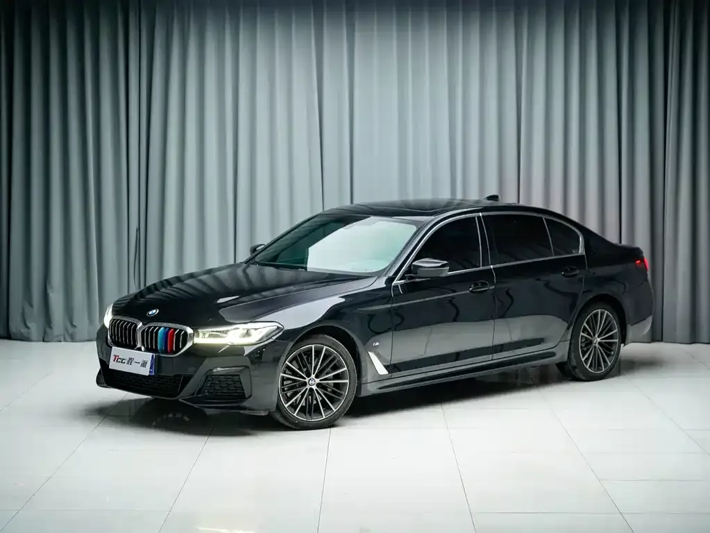BMW 5 Series — фото 1
