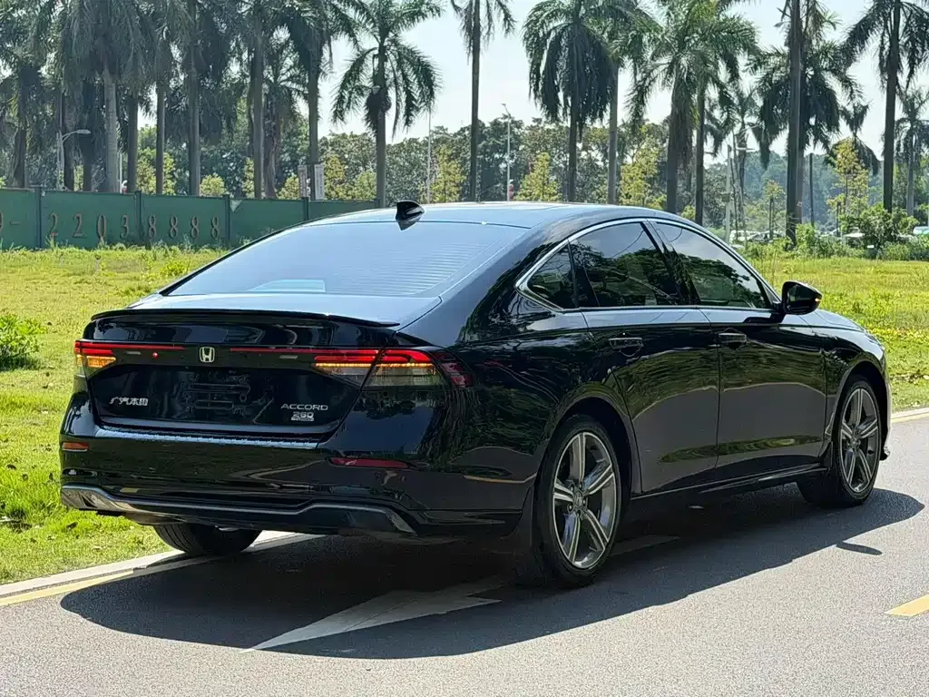 Honda Accord — фото 5