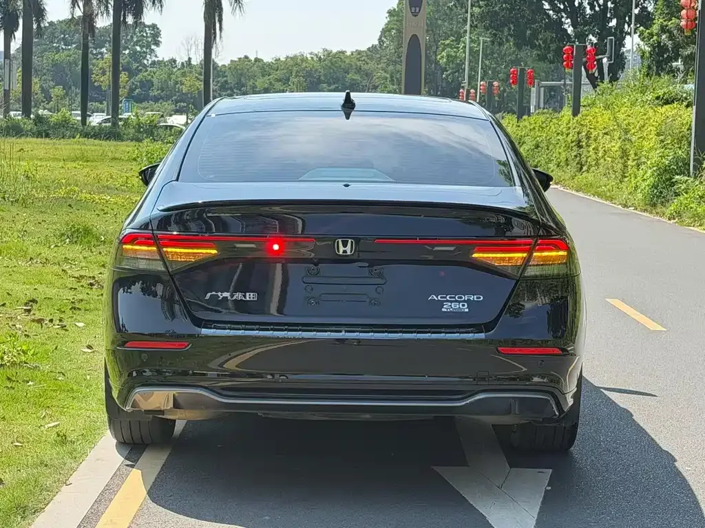 Honda Accord — фото 7
