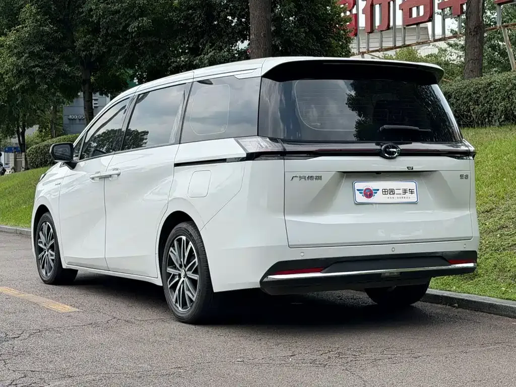 GAC Motor Trumpchi E8 PHEV — фото 10