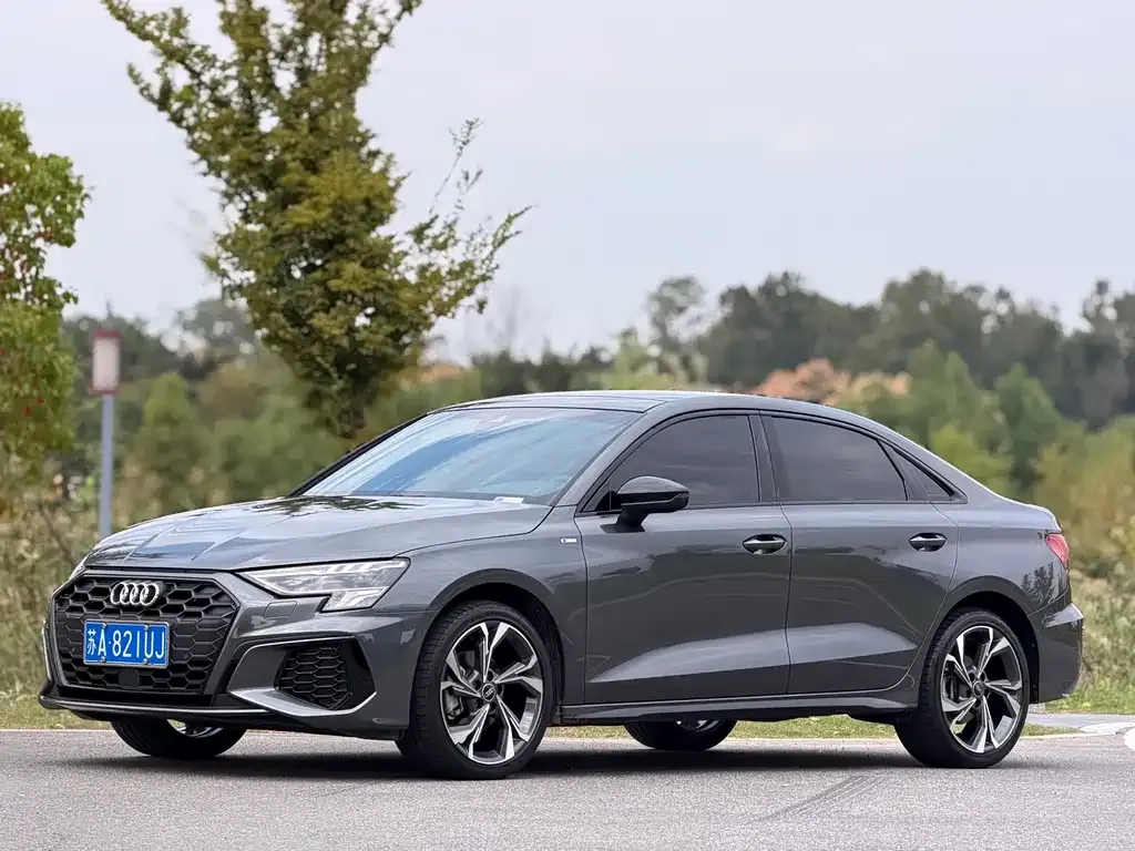 Audi A3 — фото 1