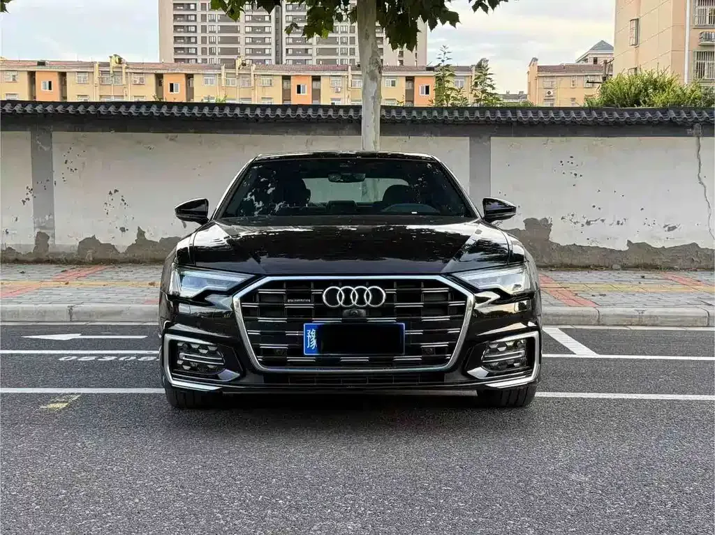 Audi A6L — фото 1