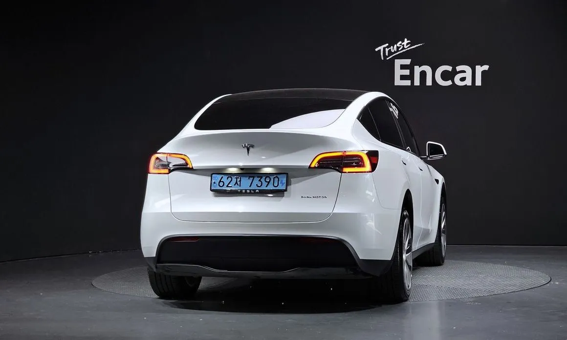 Tesla Model Y — фото 4