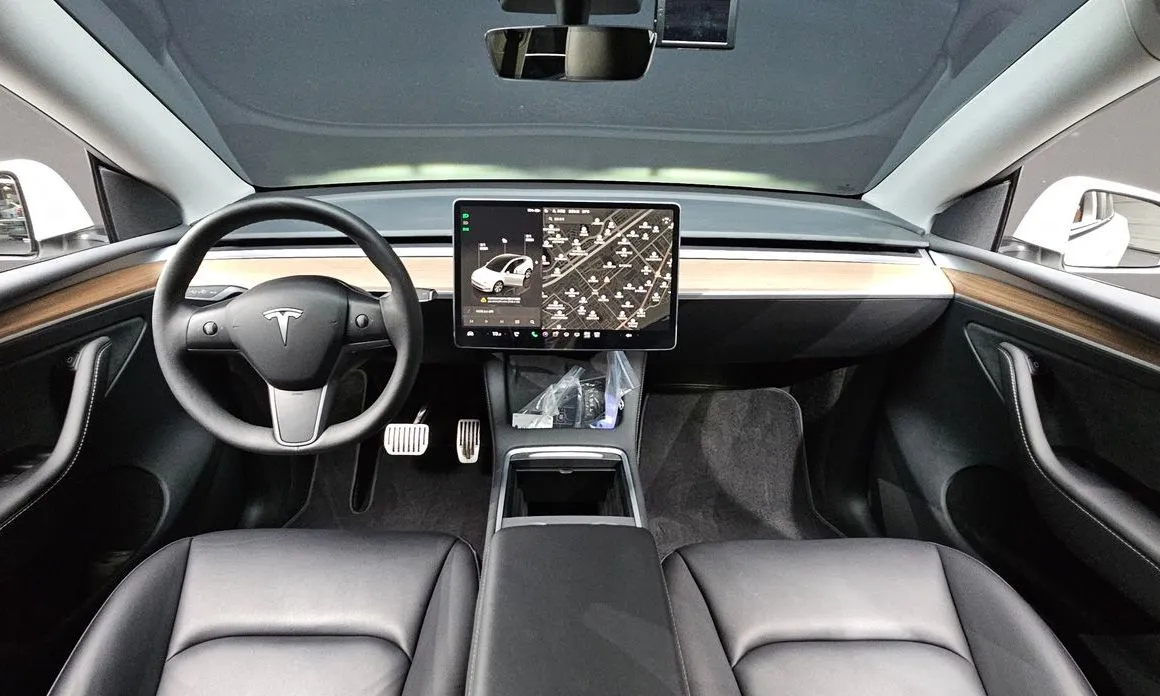 Tesla Model Y — фото 6