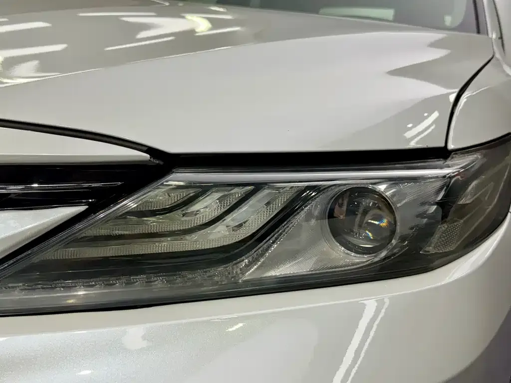 Toyota Camry — фото 6