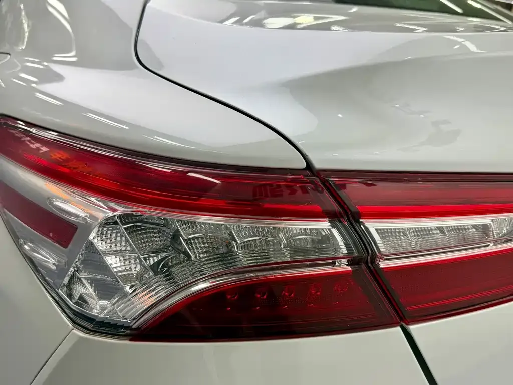 Toyota Camry — фото 8