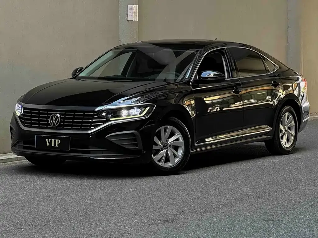 Volkswagen Passat — фото 1