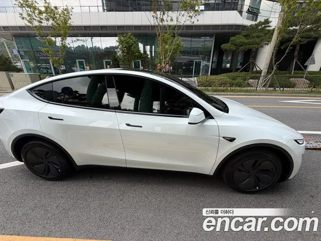 Tesla Model Y — фото 2