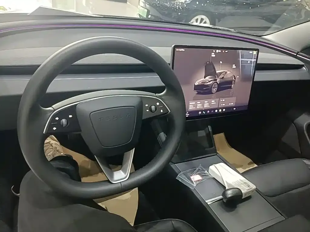 Tesla Model 3 — фото 3