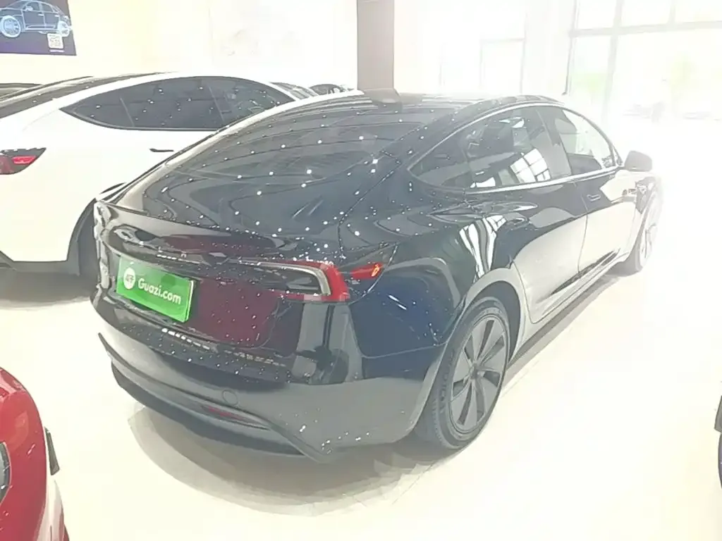 Tesla Model 3 — фото 8