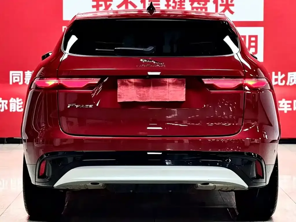 Jaguar F-PACE — фото 9