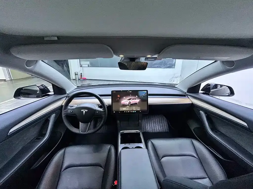 Tesla Model 3 — фото 7