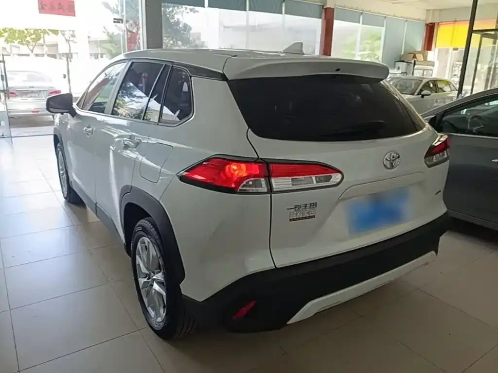 Toyota Corolla Cross — фото 2