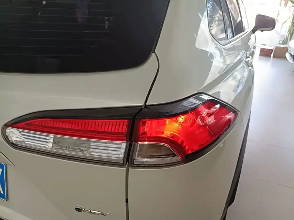 Toyota Corolla Cross — фото 8