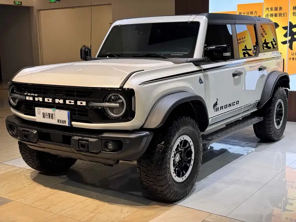 Ford Bronco — фото 1