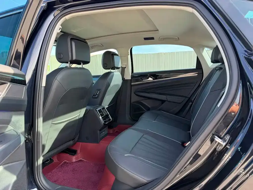 Volkswagen Passat — фото 8