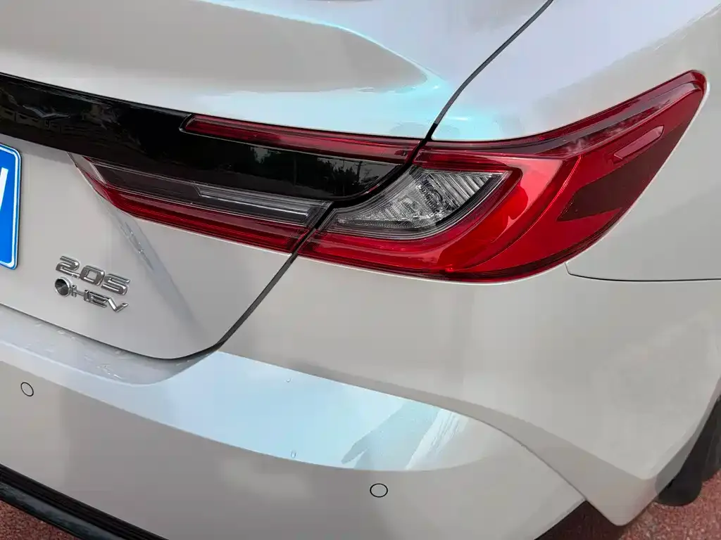Toyota Camry — фото 5