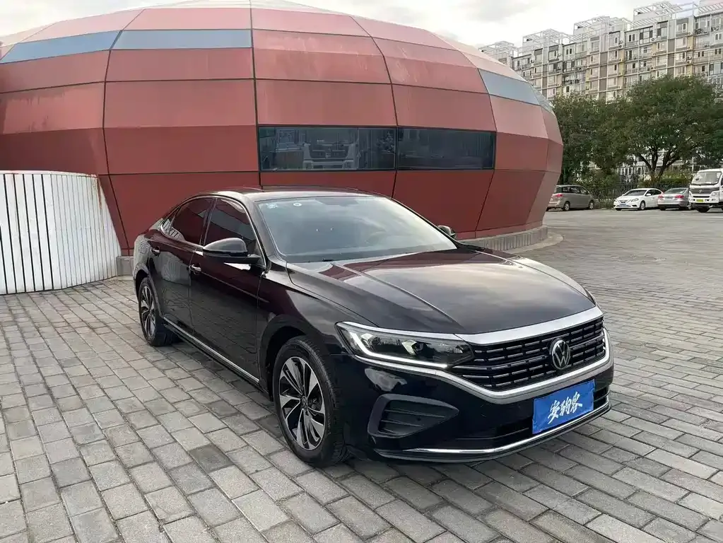 Volkswagen Passat — фото 4