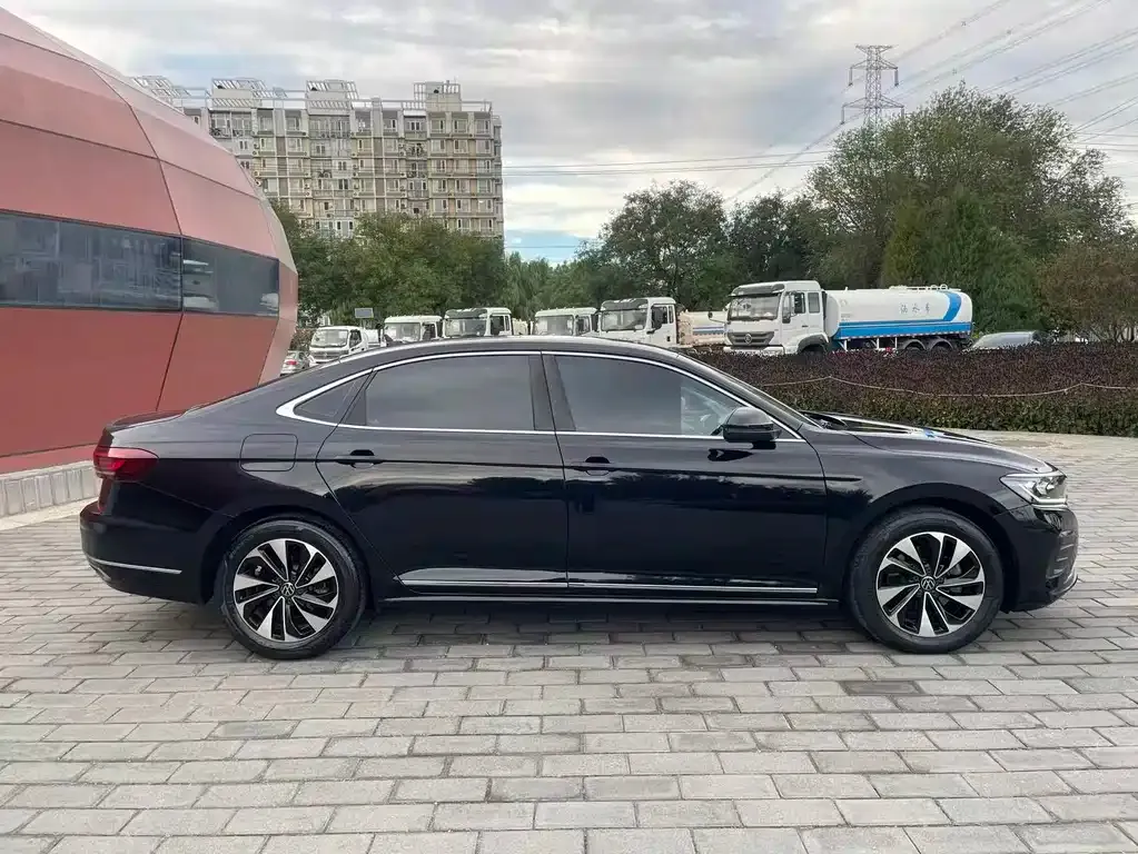 Volkswagen Passat — фото 2