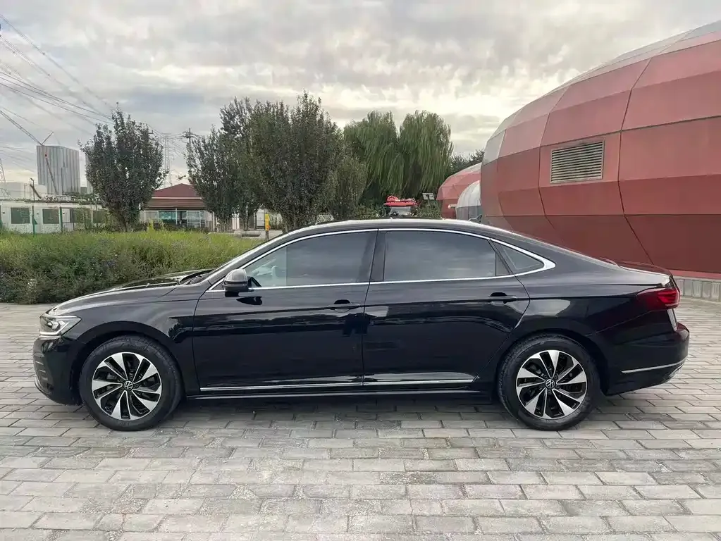 Volkswagen Passat — фото 5