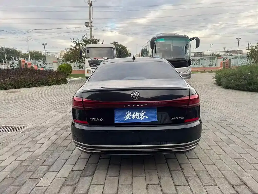 Volkswagen Passat — фото 6