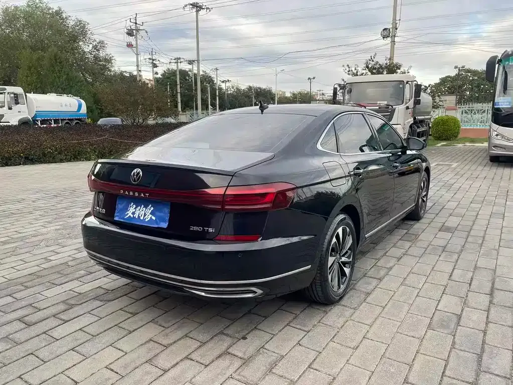 Volkswagen Passat — фото 10